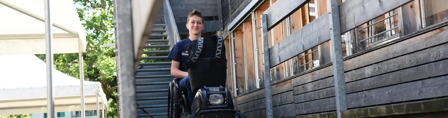 Gönner-Vereinigung der Schweizer Paraplegiker-Stiftung -Junger Rollstuhlfahrer