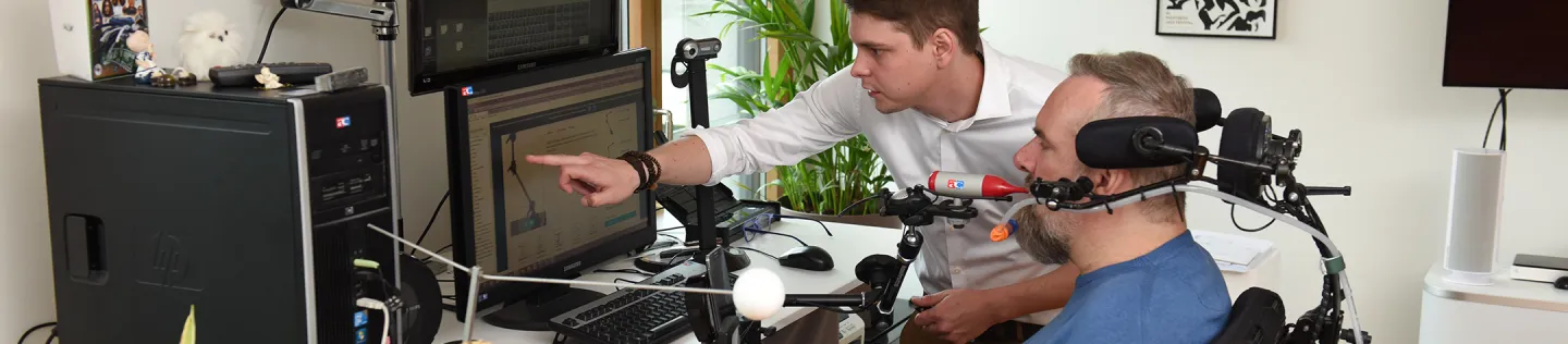 Hilfsmittelversorgung von Active Communication (Computer-Bedienung mit der Mundmaus)