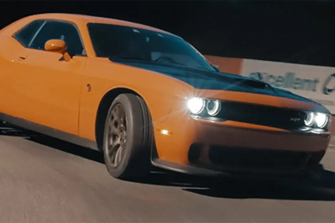 Orthotec Bewegungsfreiheit Imagefilm Autoumbau mit Dodge SRT