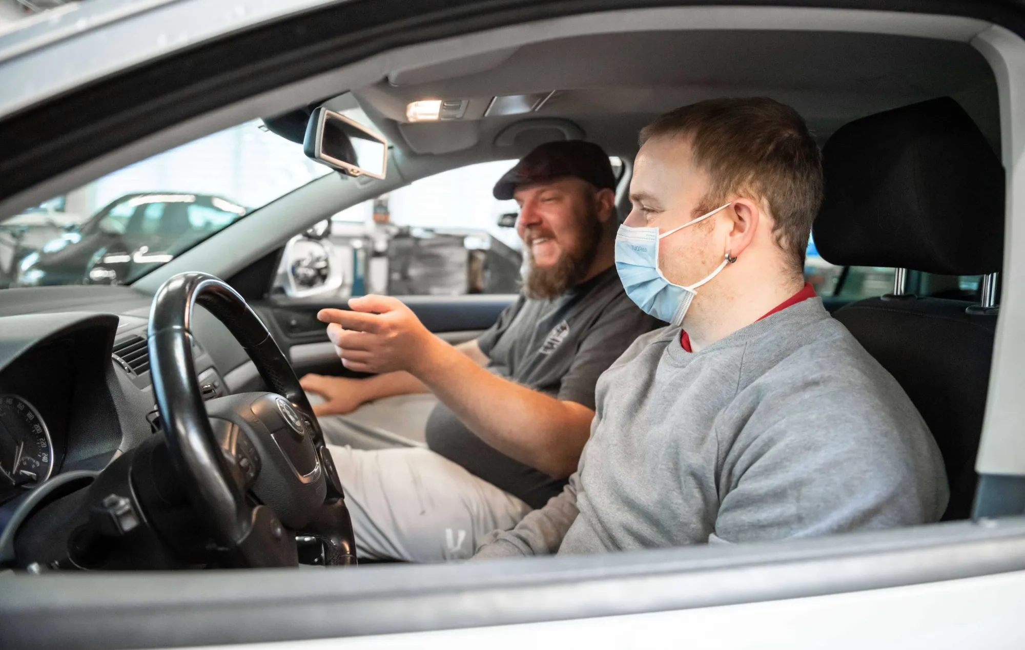 Bruno Grünenfelder ist der erste querschnittgelähmte Fahrlehrer der Schweiz