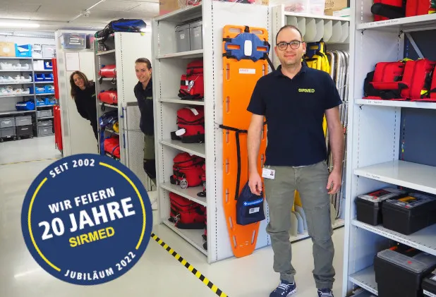 Tarek uns sein Team im SIRMED Materiallager