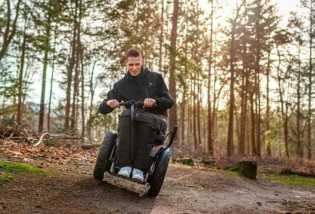 Raindek® Raider est idéal pour la bike ou l’appareil de traction parce que les jambes sont séparées.
