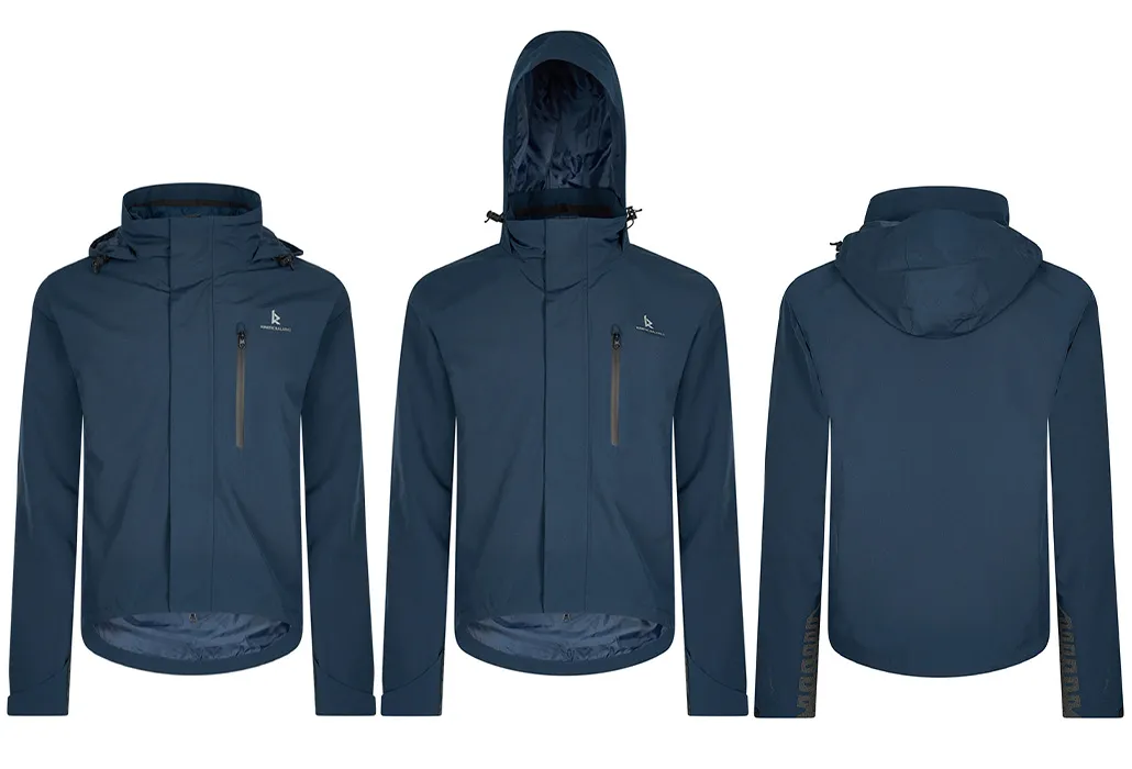 La veste intérieure 3 en 1 est une veste Primaloft® Gold que l’on peut porter toute l’année.