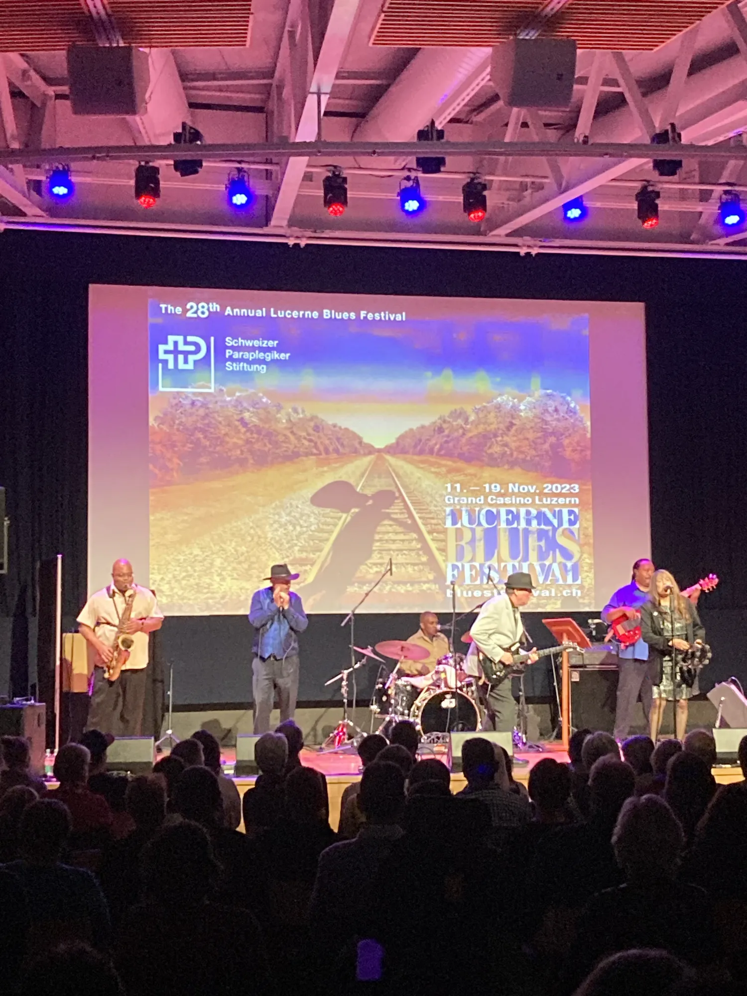 Dave Weld and the Imperial Flames in der Aula SPZ