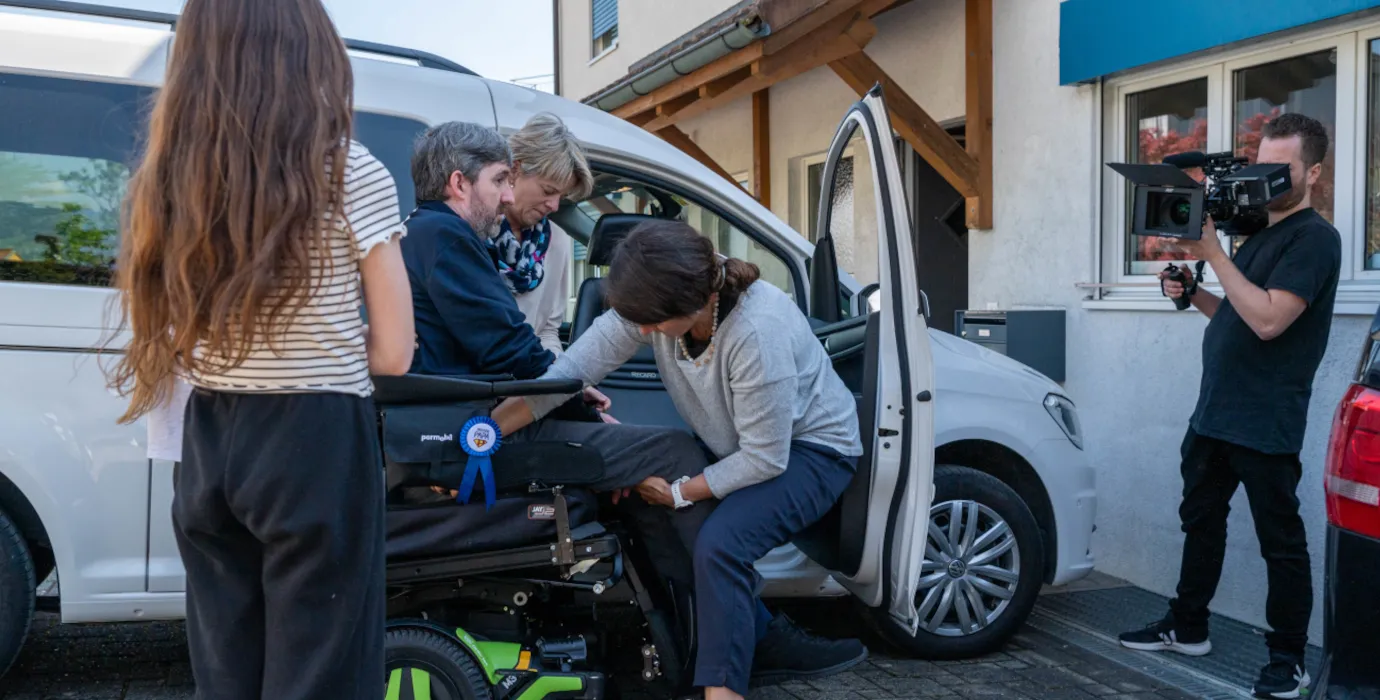Ergotherapeutinnen bei Philipp Kutter zu Hause
