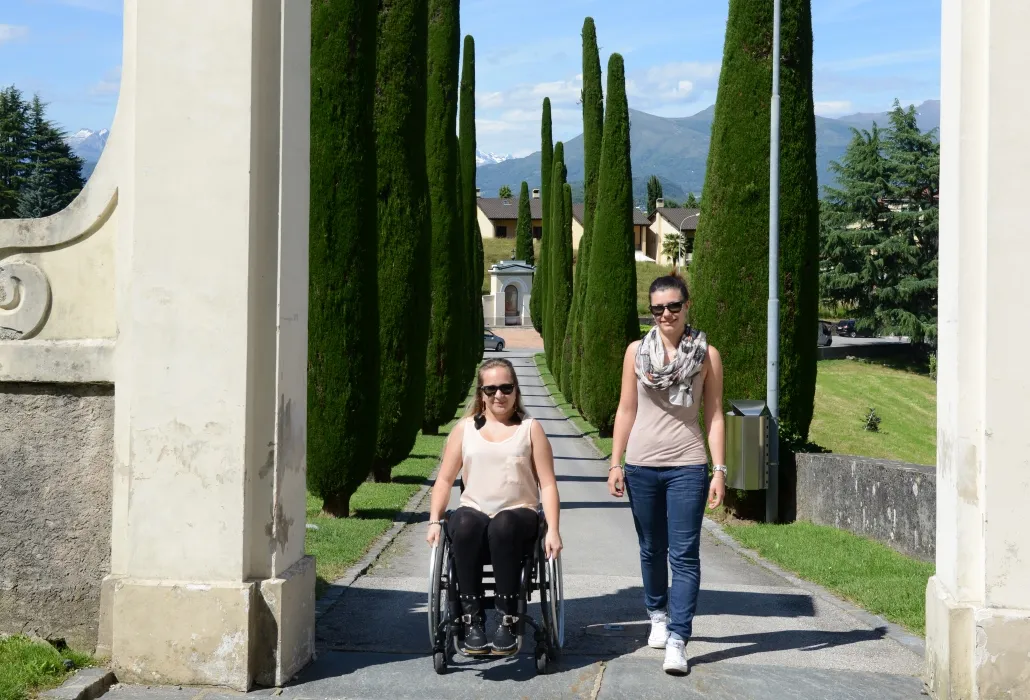 Aurora Savoldo ist gemäss ihrer Mutter eine Vagabundin und liebt das Reisen - trotz Rollstuhl und Querschnittlähmung.