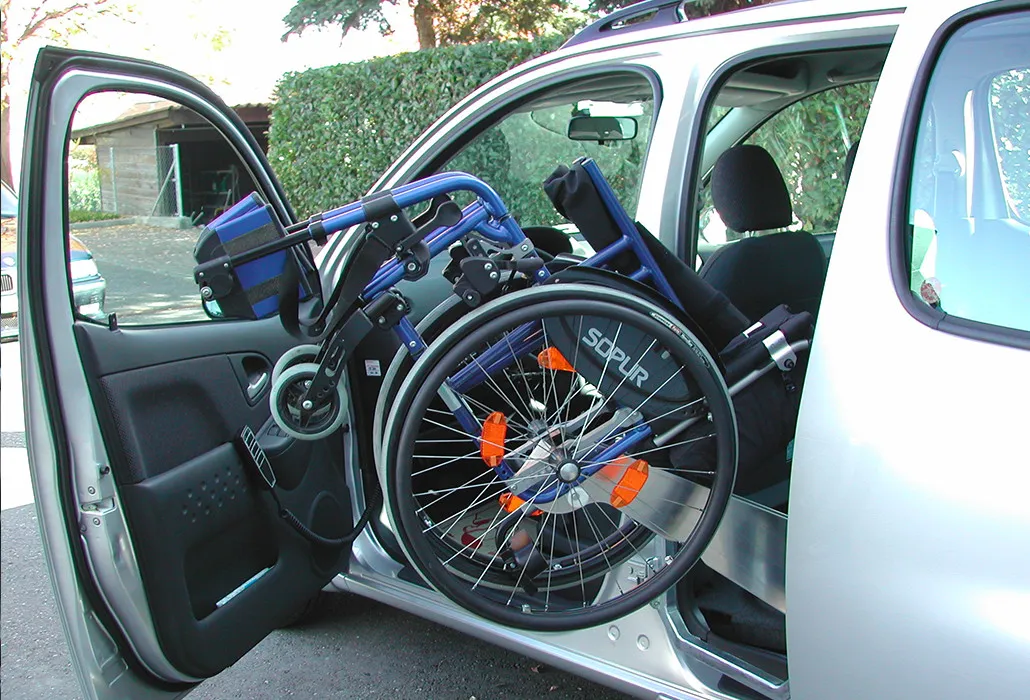Orthotec Fahrzeugumbau Rollstuhl verladen Einladevorrichtung