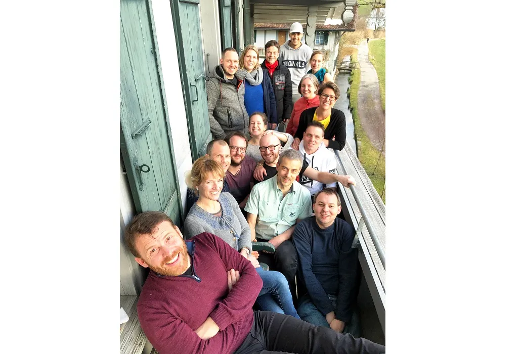 sirmed_gruppenfoto_erste_hilfe_rettungssanitaeter_teamweekend_hoch